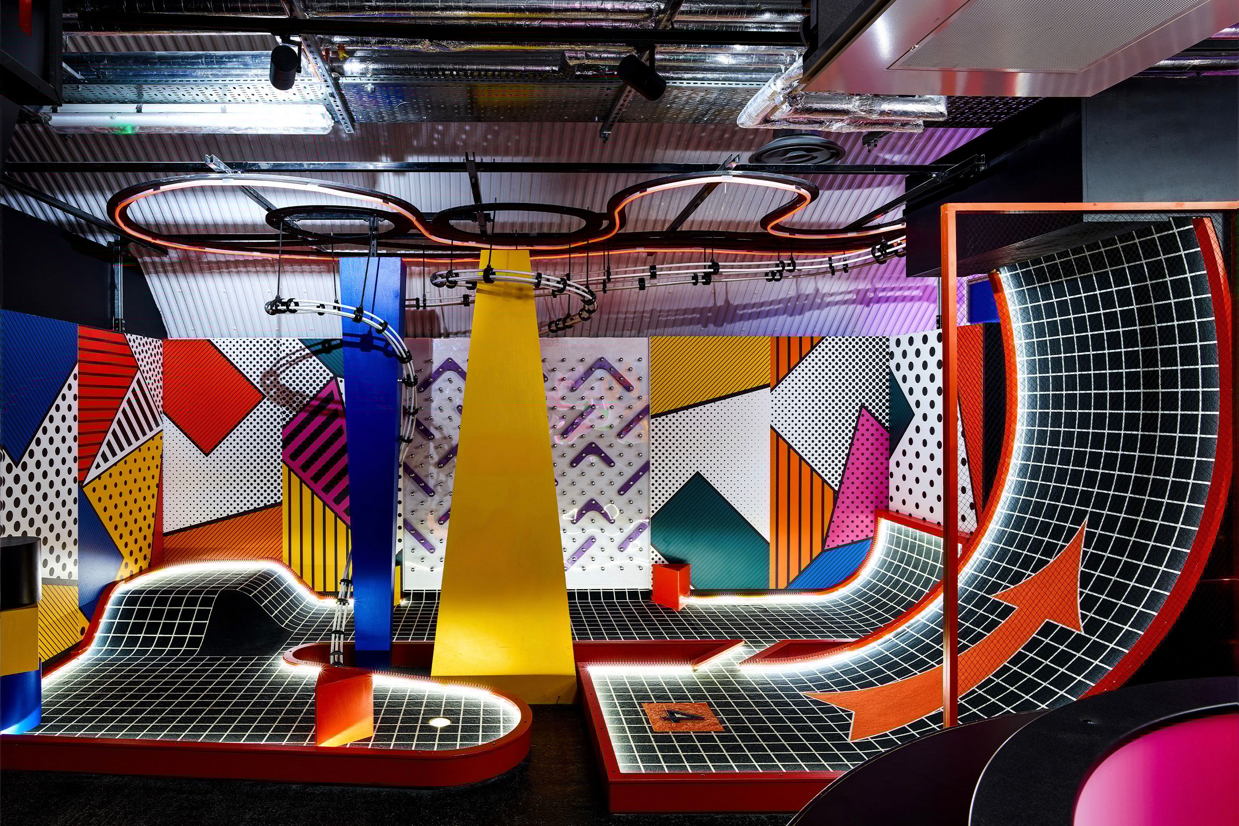 Birdies feature lighting