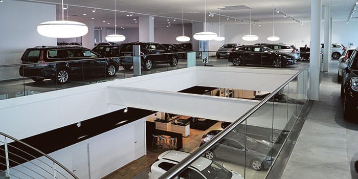 light_guide_car_showroom_1.jpg