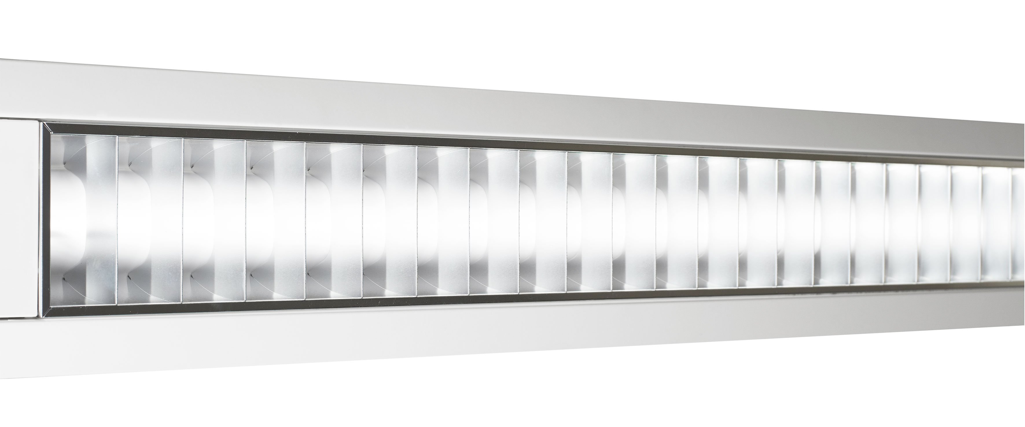 The Beta Opti louvre directs the flow out of the luminaire with high precision.